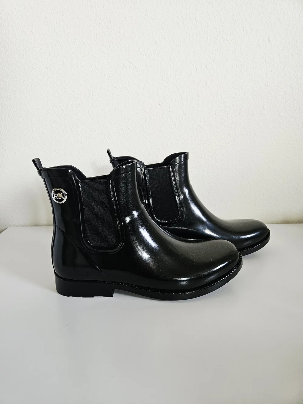 Michael Kors Women's Black Gloss Chelsea Rain Boots
